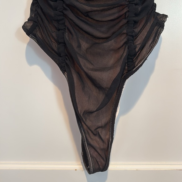 NWT Out from Under fully lined sheer / mesh ruched V neck bodysuit - Picture 3 of 16